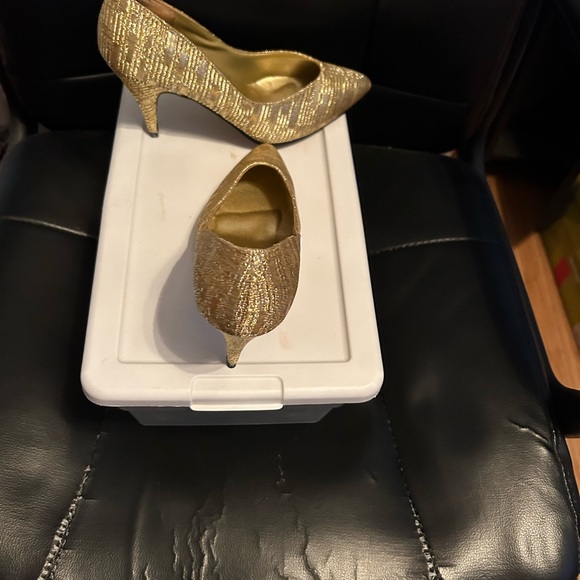 Heels - Picture 5 of 9